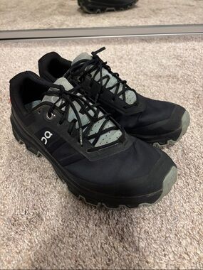 On Running cloudventure black/cobble running shoes 8.5